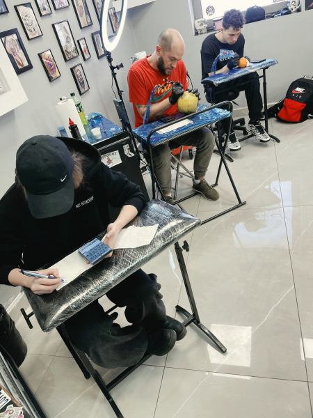 Practica in cadrul cursului de tatuator 